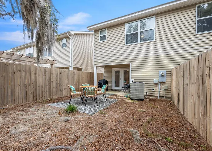 2 Bedroom Home In St Andrews, Close To Everything
